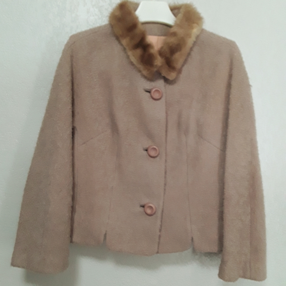 Fut collared Cream Chinelle type jacket